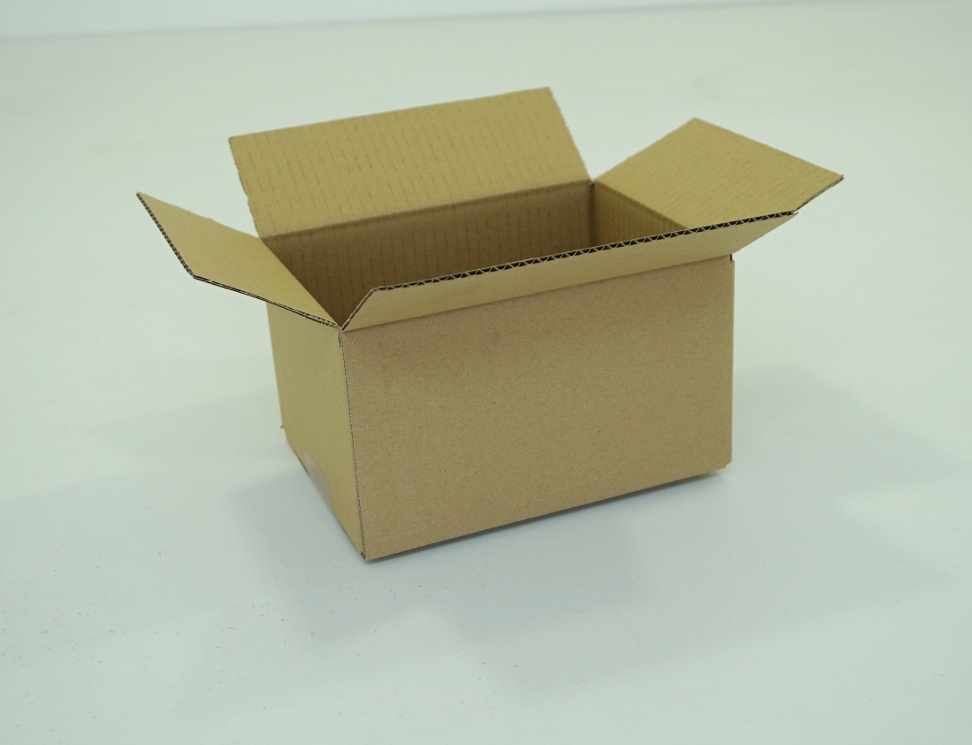 23x19x12 simple cannelure     1050 cartons a 0.27 €